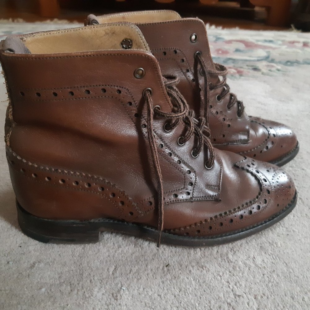 Barbour Leather Victorian wingtip boots.US 5